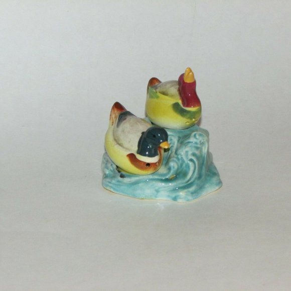 Salt & Pepper Shakers Vintage 3 pc set Ducks Cottagecore Mid-century - Picture 3 of 12